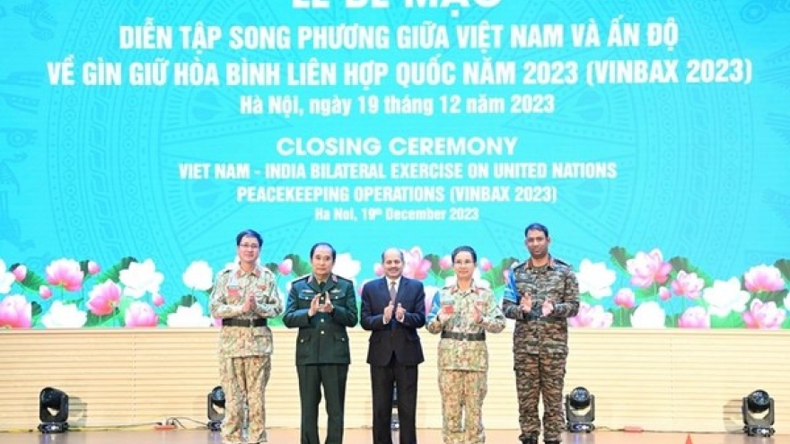 Vietnam, India wrap up joint peacekeeping exercise